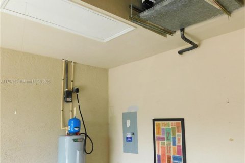 Casa en alquiler en Cape Coral, Florida, 3 dormitorios, 139.26 m2 № 1934828 - foto 23