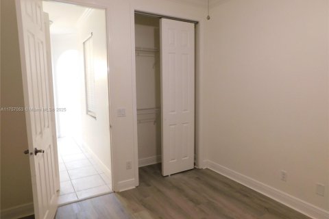 Casa en alquiler en Cape Coral, Florida, 3 dormitorios, 139.26 m2 № 1934828 - foto 22