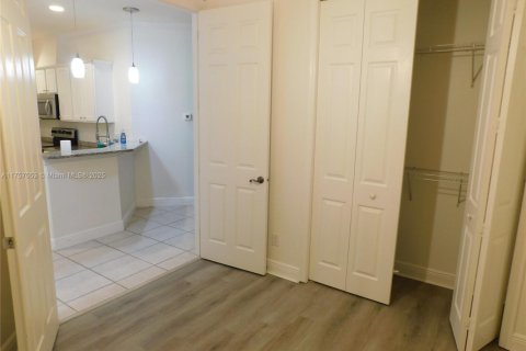 Casa en alquiler en Cape Coral, Florida, 3 dormitorios, 139.26 m2 № 1934828 - foto 19