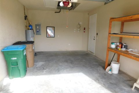 Casa en alquiler en Cape Coral, Florida, 3 dormitorios, 139.26 m2 № 1934828 - foto 24