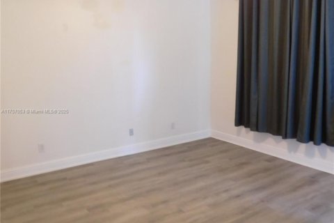 Casa en alquiler en Cape Coral, Florida, 3 dormitorios, 139.26 m2 № 1934828 - foto 7