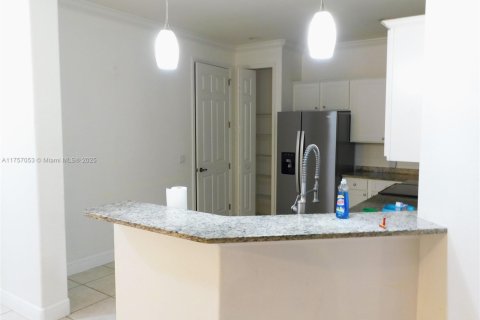 Casa en alquiler en Cape Coral, Florida, 3 dormitorios, 139.26 m2 № 1934828 - foto 14