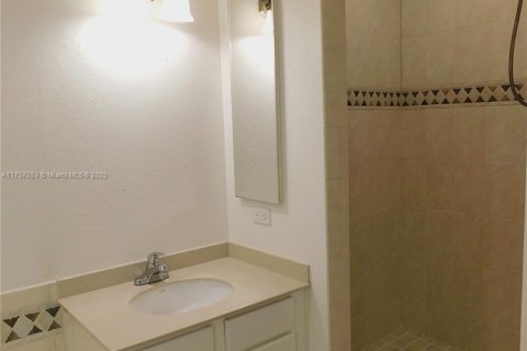 Casa en alquiler en Cape Coral, Florida, 3 dormitorios, 139.26 m2 № 1934828 - foto 3