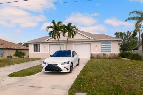 Casa en alquiler en Cape Coral, Florida, 3 dormitorios, 139.26 m2 № 1934828 - foto 2