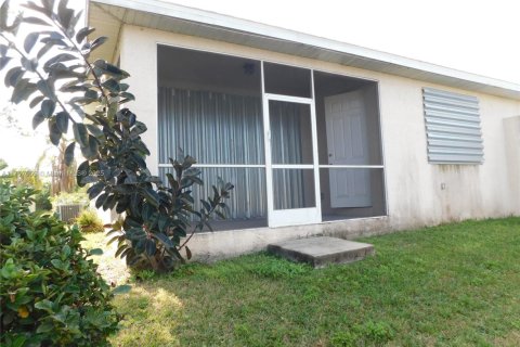 Casa en alquiler en Cape Coral, Florida, 3 dormitorios, 139.26 m2 № 1934828 - foto 10