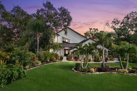 House in Sarasota, Florida 3 bedrooms, 256.6 sq.m. № 2136249 - photo 2