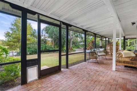 House in Sarasota, Florida 3 bedrooms, 256.6 sq.m. № 2136249 - photo 21