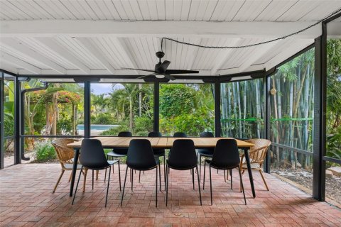 House in Sarasota, Florida 3 bedrooms, 256.6 sq.m. № 2136249 - photo 20
