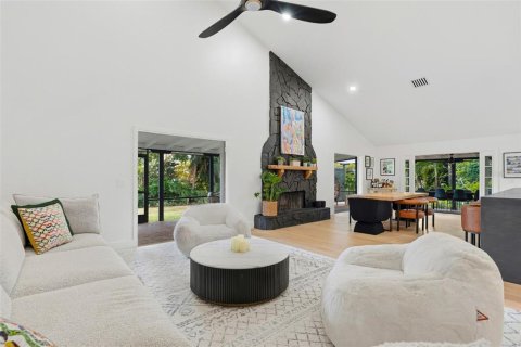 House in Sarasota, Florida 3 bedrooms, 256.6 sq.m. № 2136249 - photo 18