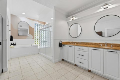House in Sarasota, Florida 3 bedrooms, 256.6 sq.m. № 2136249 - photo 27