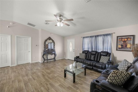 House in Ocala, Florida 3 bedrooms, 126.35 sq.m. № 1808592 - photo 4