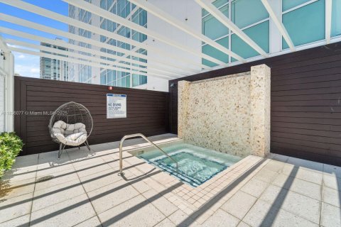 Condo in Sunny Isles Beach, Florida, 1 bedroom  № 1819896 - photo 18