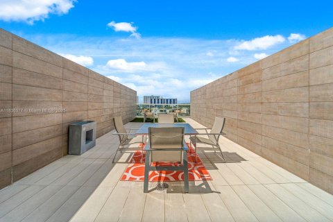 Condo in Sunny Isles Beach, Florida, 1 bedroom  № 1819896 - photo 11