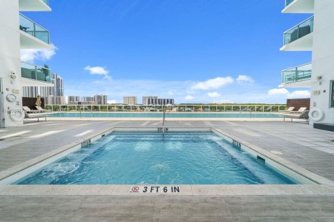 Condo in Sunny Isles Beach, Florida, 1 bedroom  № 1819896 - photo 15