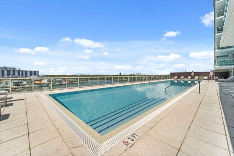 Condo in Sunny Isles Beach, Florida, 1 bedroom  № 1819896 - photo 13