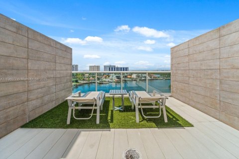 Condo in Sunny Isles Beach, Florida, 1 bedroom  № 1819896 - photo 1
