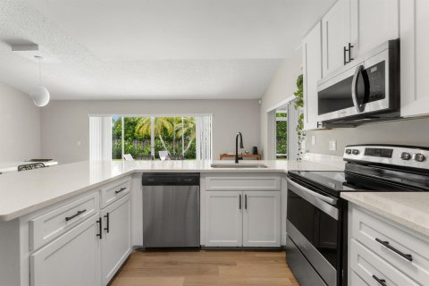 House in Wellington, Florida 3 bedrooms, 173.17 sq.m. № 2187107 - photo 6