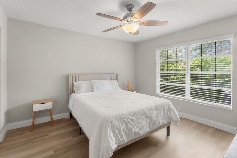 House in Wellington, Florida 3 bedrooms, 173.17 sq.m. № 2187107 - photo 15