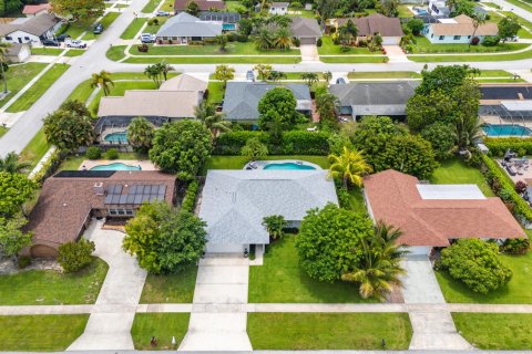 House in Wellington, Florida 3 bedrooms, 173.17 sq.m. № 2187107 - photo 26