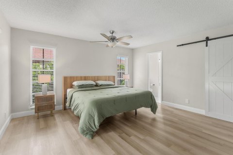 House in Wellington, Florida 3 bedrooms, 173.17 sq.m. № 2187107 - photo 12