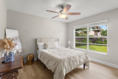 House in Wellington, Florida 3 bedrooms, 173.17 sq.m. № 2187107 - photo 17