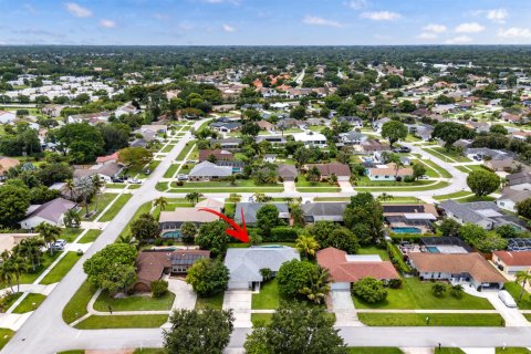 House in Wellington, Florida 3 bedrooms, 173.17 sq.m. № 2187107 - photo 5