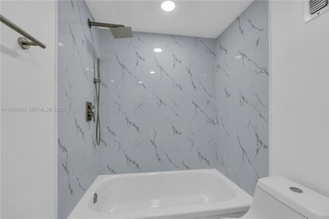 Condominio en venta en Hollywood, Florida, 2 dormitorios, 96.62 m2 № 2029273 - foto 13