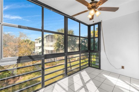 Condominio en venta en Hollywood, Florida, 2 dormitorios, 96.62 m2 № 2029273 - foto 21