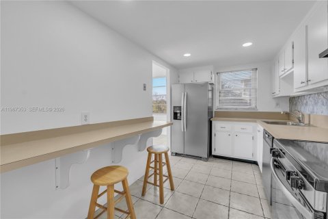 Condominio en venta en Hollywood, Florida, 2 dormitorios, 96.62 m2 № 2029273 - foto 2