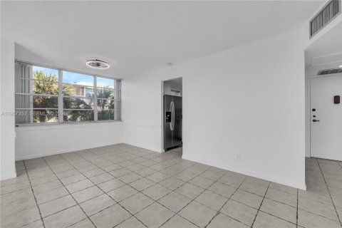 Condominio en venta en Hollywood, Florida, 2 dormitorios, 96.62 m2 № 2029273 - foto 7