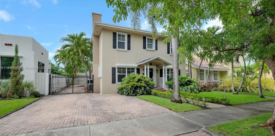 Villa ou maison à Miami, Floride 4 chambres, 204.29 m2 № 1772679