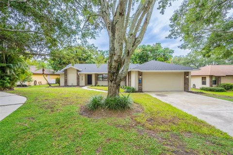 House in Windermere, Florida 3 bedrooms, 168.99 sq.m. № 1907408 - photo 1