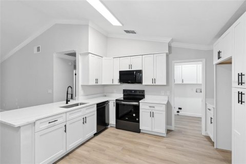 House in Windermere, Florida 3 bedrooms, 168.99 sq.m. № 1907408 - photo 6