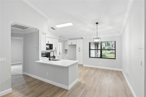 House in Windermere, Florida 3 bedrooms, 168.99 sq.m. № 1907408 - photo 8