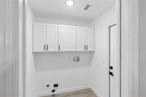 House in Windermere, Florida 3 bedrooms, 168.99 sq.m. № 1907408 - photo 22