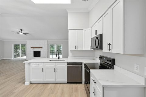 House in Windermere, Florida 3 bedrooms, 168.99 sq.m. № 1907408 - photo 7