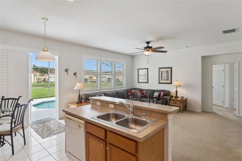 Villa ou maison à vendre à Davenport, Floride: 4 chambres, 177.44 m2 № 2302210 - photo 11