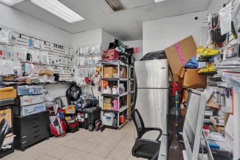 Купить коммерческую недвижимость в Майами, Флорида № 2034701 - фото 22