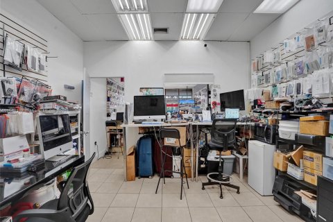 Купить коммерческую недвижимость в Майами, Флорида № 2034701 - фото 23