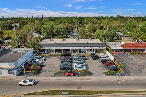Купить коммерческую недвижимость в Майами, Флорида № 2034701 - фото 3