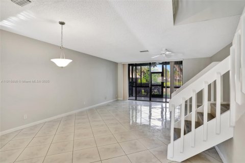 Touwnhouse à louer à Coconut Creek, Floride: 2 chambres, 115.57 m2 № 2016281 - photo 9