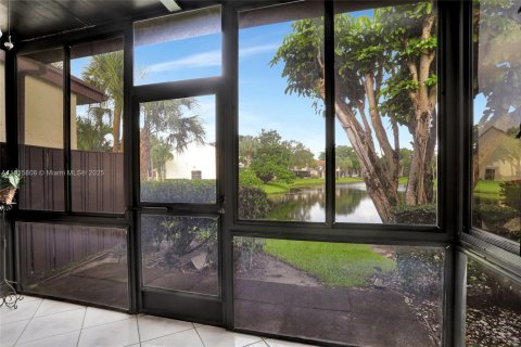 Touwnhouse à louer à Coconut Creek, Floride: 2 chambres, 115.57 m2 № 2016281 - photo 16