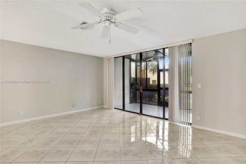Touwnhouse à louer à Coconut Creek, Floride: 2 chambres, 115.57 m2 № 2016281 - photo 13