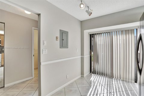 Touwnhouse à louer à Coconut Creek, Floride: 2 chambres, 115.57 m2 № 2016281 - photo 7