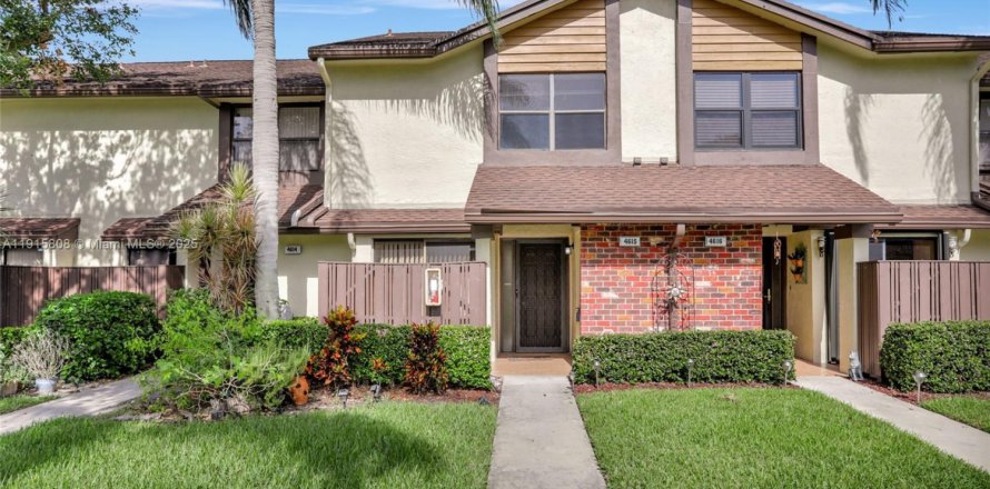 Touwnhouse à Coconut Creek, Floride 2 chambres, 115.57 m2 № 2016281