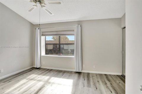 Touwnhouse à louer à Coconut Creek, Floride: 2 chambres, 115.57 m2 № 2016281 - photo 22