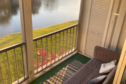 Copropriété à louer à Pembroke Pines, Floride: 1 chambre, 83.61 m2 № 2050698 - photo 16