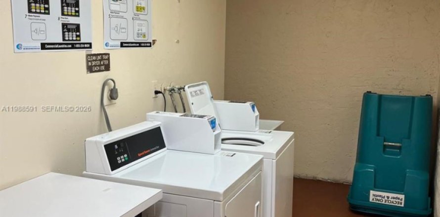 Condo à Pembroke Pines, Floride, 1 chambre  № 2050698