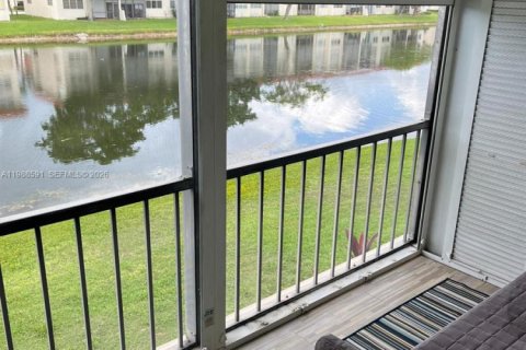 Copropriété à louer à Pembroke Pines, Floride: 1 chambre, 83.61 m2 № 2050698 - photo 4