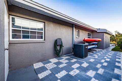 House in New Port Richey, Florida 2 bedrooms, 112.97 sq.m. № 1625555 - photo 8